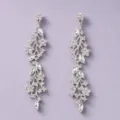 Zilverkleurige kristallen bloementak lange hangende oorbellen, elegante feest variant. - Dagelijkse Verfraaiingsstijl (J4300S) / Zilver