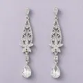 Elegante zilveren strass kristallen oorbellen met druppelhangers voor feestelijke sieraden. - Bloemen Waterdruppel Stijl (ERS-J4305S) / Zilver