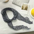 Vista detallada de bufanda de cinta floral oscura, diadema twilly estrecha y elegante pañuelo. - #3 Pañuelo para el cabello con estampado floral azul marino