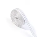 Primo piano dettaglio di nastro a quadri bianco e grigio con bordi ondulati graziosi. - 5 Yard/Rotolo / Grigio chiaro