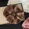 coletero a cuadros marrón scrunchie grande accesorio retro elegante diario para mujeres - Cuadros Café (1414)