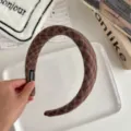Retro Karo Haarreif für Frauen, vintage breiter Schwamm Haarreif, elegante Herbst Haaraccessoires. - Rotbraun