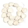 Perline a forma di cuore in turchese bianco per gioielli fai da te, vista dettagliata di perle. - Cuore / Confezione da 48 / Bianco / 8x8mm