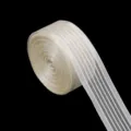Détail en gros plan d'un ruban transparent rayé blanc, idéal pour emballage cadeau et loisirs. - Largeur 2.5cm 10 Yards/Rouleau / Beige