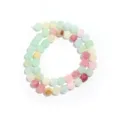 Gedetailleerde close-up van meerkleurige jade kraalkettingen, perfect voor handgemaakte sieraden. - 45 Stuks (1 Streng) / 8mm (Opening 1.0mm)