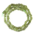 Hilo de cuentas de cristal verde irregular natural para la fabricación de joyas DIY. - Aprox. 45 Piezas/Paquete / Cuarzo Peridoto