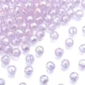 Primo piano di perline di cristallo sfaccettate viola chiaro, ideali per creazione di gioielli fai da te. - Viola di Cristallo AB