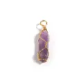 Natürlicher Amethyst Kristall sechseckiger Säulenhänger mit Golddraht umwickelt. - 1 Stück / Amethyst