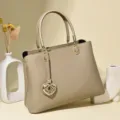 Stylish women handbag elegant taupe tote bag commuter shoulder bag with heart pendant fashion - Apricot