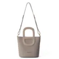 Graue Leder Eimer Tasche mit Griff und verstellbarem Schultergurt fuer Damen im Alltag. - Grau