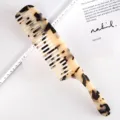 Acetate tortoiseshell wide-tooth hair comb with handle, anti-static stylish marble design. - Individual Packaging / Beige