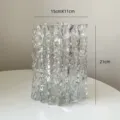 Vaso in vetro trasparente variante, texture ondulata, contenitore fiori moderno. - Vaso basso trasparente con bordo ondulato ghiacciaio