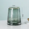 Vase en verre strié vert foncé nordique avec bord doré, hauteur 16 cm déco de table. - S / Gris fumé