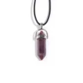 Collier pendentif pilier hexagonal en cristal violet naturel avec corde en cuir noir. - Améthyste