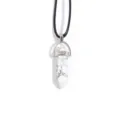 Collier pendentif colonne hexagonale en cristal blanc avec un cordon noir tendance. - Howlite
