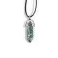 Collier pendentif en pierre précieuse pilier hexagonal cristal vert avec cordon cuir. - 1 Pièce par Paquet / Jade à Points Verts