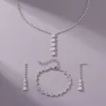 Zilveren Strass Sieraden Set Halsketting Oorringen Armband voor Feest en Bruiloft - Veelzijdige Zilver Heldere Strass 3-Delige Sieradenset (NS-J6568S)