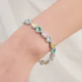 Kleurrijke hartje kristal tennisarmband voor dames, elegante zilverkleurige modieuze sieraden. - Meerkleurige Hart Edelsteen Armband (BS-J5470SCAI)