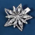 Schitterende kristallen bloem haarspeld zilverkleurige strass decoratieve accessoire vrouw. - 3D strass bloem haarklem (HS-J7053S)