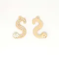 Goudkleurige letter S bedel met fonkelende strass steentjes voor DIY sieraden maken - Letter S / Goud