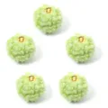 Pompon de felpa rizada verde con detalle de bucle dorado para accesorios de joyería. - Bola Rizada de Lana de Cordero (F7010) / Paquete de 5 (Diámetro 30mm) / Verde/Blanco