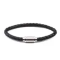 Primo piano del bracciale in pelle intrecciata nera con chiusura magnetica elegante - Lunghezza 22cm / Diametro 6mm / Argento + Nero
