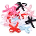 Fiocchi di raso colorati per artigianato fai da te, confezioni regalo e accessori. - 50 Pezzi/Confezione / Multicolore