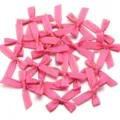 Roze lintstrikken met gouden rand, handgemaakte DIY knutselaccessoires voor haarspelden. - 30 Stuks/Verpakking (4cm*5cm Lintbreedte 1cm) / Rozerood