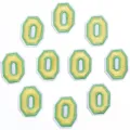 Écusson brodé lettre O, sticker en tissu style collège jaune et vert pour vêtement DIY. - 3cm / Lot de 10 / Lettre O vert et jaune