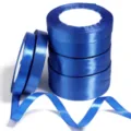 Rotoli di nastro in raso blu per confezioni regalo, decorazioni nuziali e fai da te. - Blu zaffiro