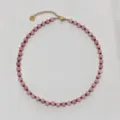 Collana di perle in pietra naturale colorata con perline rosse e ciondolo a cuore da spiaggia. - Collana / 38+5cm / Mix Sottile Rosso e Rosa