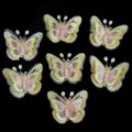 Nahaufnahme von zarten doppellagigen Mesh-bestickten Schmetterlingen mit Perlen für DIY. - Doppellagige Perle / 56x46mm / Gelb