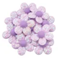 Primo piano dettaglio di fiore in tessuto a paillettes quadrate viola per decorazione fai da te. - 4.7cm / Viola