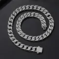 Dettaglio in primo piano della catena cubana ghiacciata da 10 mm, collana hip hop in strass. - 16 pollici / Argento