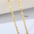 Nahaufnahme einer goldenen Flachkette im Detail, die eine präzise Gliedbreite von 1.96mm zeigt. - 1.96mm Flache Gliederkette (4) / 1 Meter/Packung