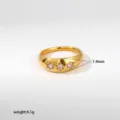 Anillo de acero inoxidable chapado en oro con tres circones rosas en estrella, ancho. - Estilo Incrustado Strass Rosa Triple Estrella (447)