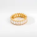 Vergoldeter Baguette Zirkonia Eternity Ring, elegantes minimalistisches Damenschmuckstück. - Baguette-Zirkonia Gold