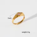 Anillo geométrico de acero inoxidable con piedra rosa y cristales blancos, 7 mm. - Estilo Strass Blanco Dos Lados Strass Rosa Centro Cuadrado Geométrico Acero Inoxidable (449) / Ancho aprox. 7mm