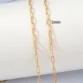 Nahaufnahme Detailansicht der 2mm vergoldeten Edelstahlkette, filigranes Schmuckdesign. - 2mm Mode Schlüsselbeinkette (10) / 1 Meter/Packung