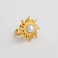 Anillo dorado vintage de sol con perla en centro, detalle de joyeria de acero inoxidable. - Estilo Perla Artificial Sol Vintage Francés (389)