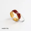 Anillo abierto ajustable de acero inoxidable con esmalte rojo vino y diseño de 8,5 mm. - Estilo Abierto Ola Esmalte Burdeos Acero Inoxidable / Ancho Aprox 8.5mm Paquete