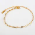 Nahaufnahme Detailfoto des goldenen Edelstahl Zirkon Büroklammer Ketten Armbandes. - Halbe Zirkonia Dicke Kette (C-1-80)