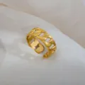 Gold adjustable chain ring for couples, vintage style open finger jewelry fashion accessory - Chain Intertwined Cutout Ring / Gold