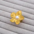 Anillo de flor dorada con perla, elegante anillo chapado en oro estilo vintage mujer. - Estilo Perla Artificial Redonda Gran Flor Textura Radial