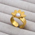 Anillo flor perla chapado en oro abierto ajustable joyas regalo diseño floral - Anillo Abierto con Flor Grande e Incrustación de Perla (517)