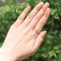 Anello con lettera regolabile in rame con zirconi cubici iniziale donna variante moda - Lettera G