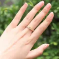 2023 Nuovo Anello Aperto in Rame Zircone Lettera Trend Regolabile Gioiello Moda - Lettera L