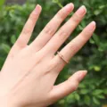Anello con lettera X in rame placcato oro con zirconi cubici scintillanti, anello regolabile. - Lettera X