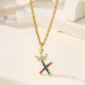 Squisita collana placcata in oro con ciondolo a lettera e corona in zircone colorato. - Lettera X