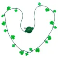 LED St. Patrick's Day Kleeblatt leuchtende Halskette Detailansicht, grüne Party Accessoires. - Runder Batteriekasten-Stil